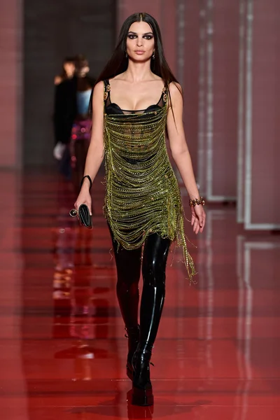 Look 50